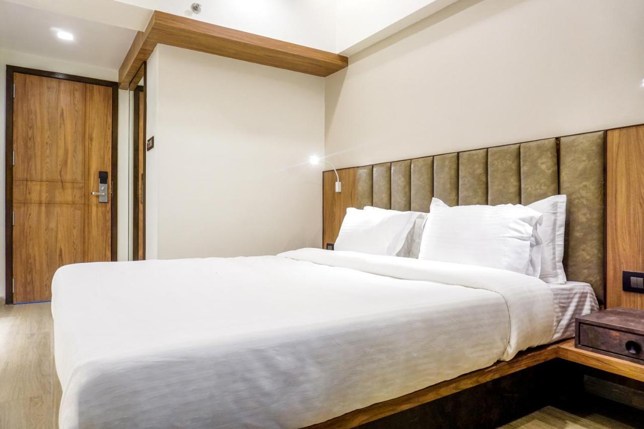 Hotel Olten Bombay Esterno foto