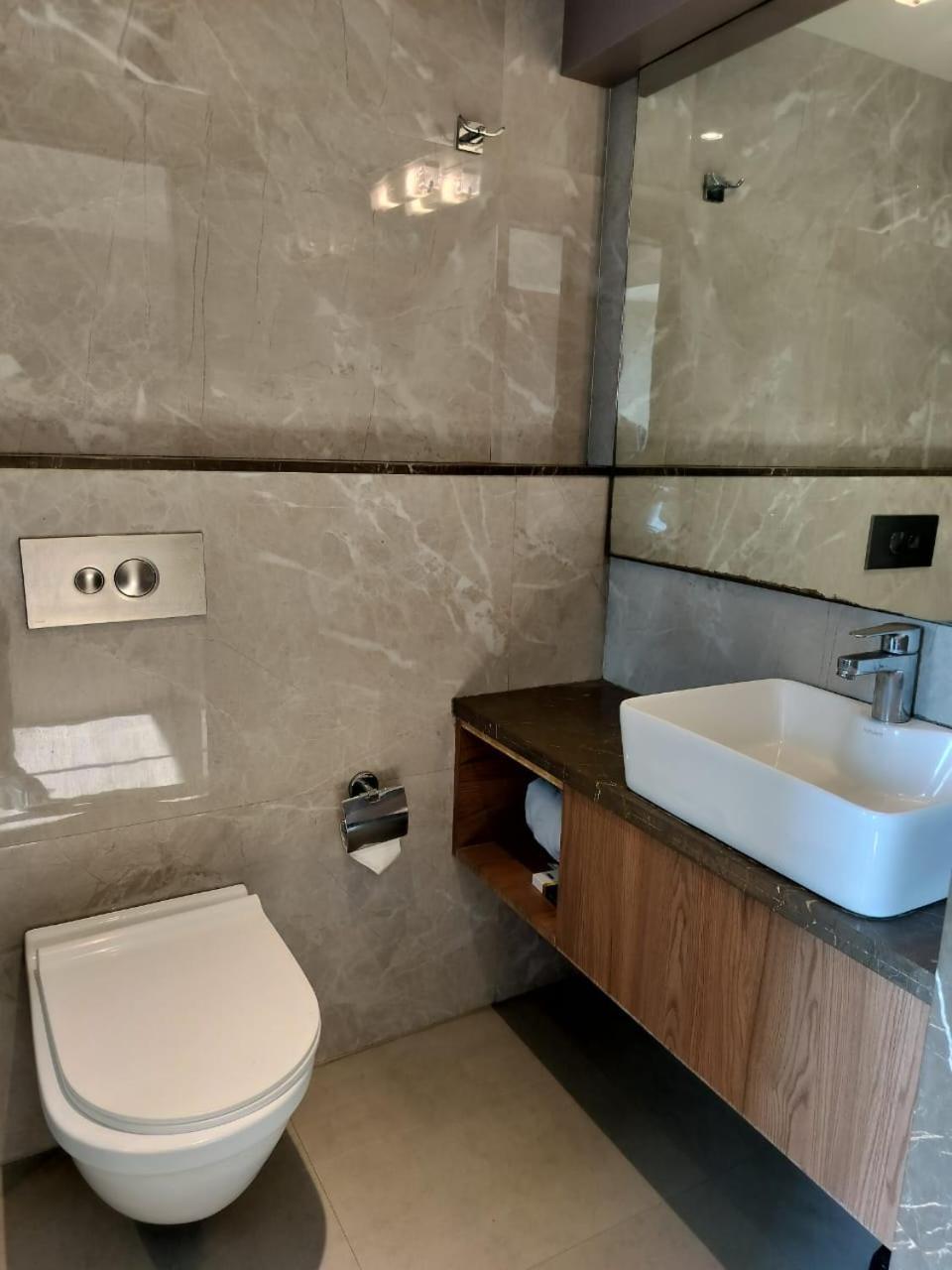 Hotel Olten Bombay Esterno foto